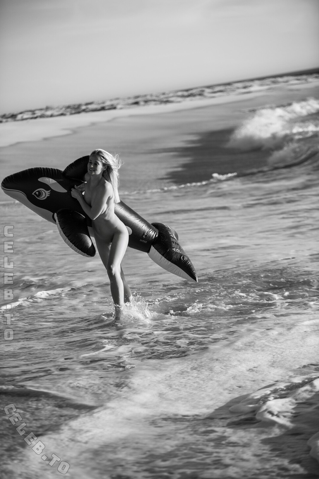 Genevieve Morton nude photo 13