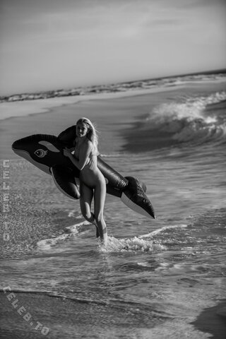 Genevieve Morton nude photo 31