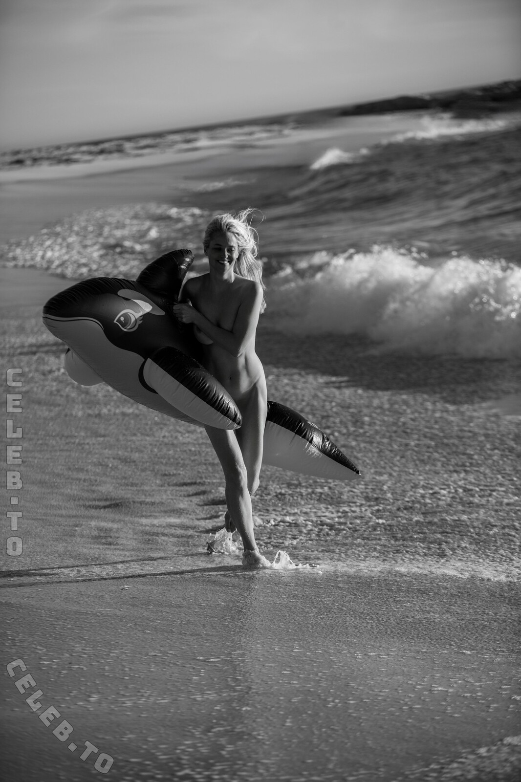 Genevieve Morton nude photo 15