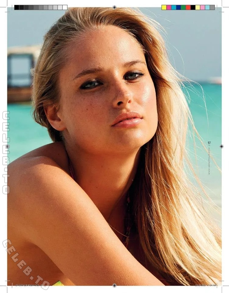 Genevieve Morton nude photo 3