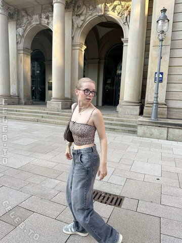 georgina.ghf Fresh (2 photos)