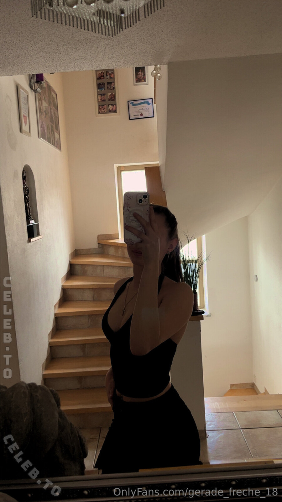 Gerade_freche_18 nude photo 4