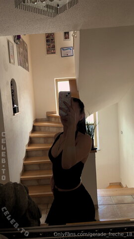 Gerade_freche_18 nude photo 2
