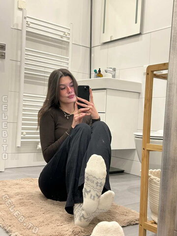 germangirlnextdoor95 nude photo 31