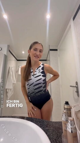 Gesa Krause nude photo 3