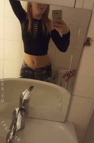 Gestoert_aber_frei nude photo 1