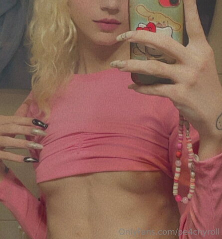 gh0stpeachy Hot (3 photos)