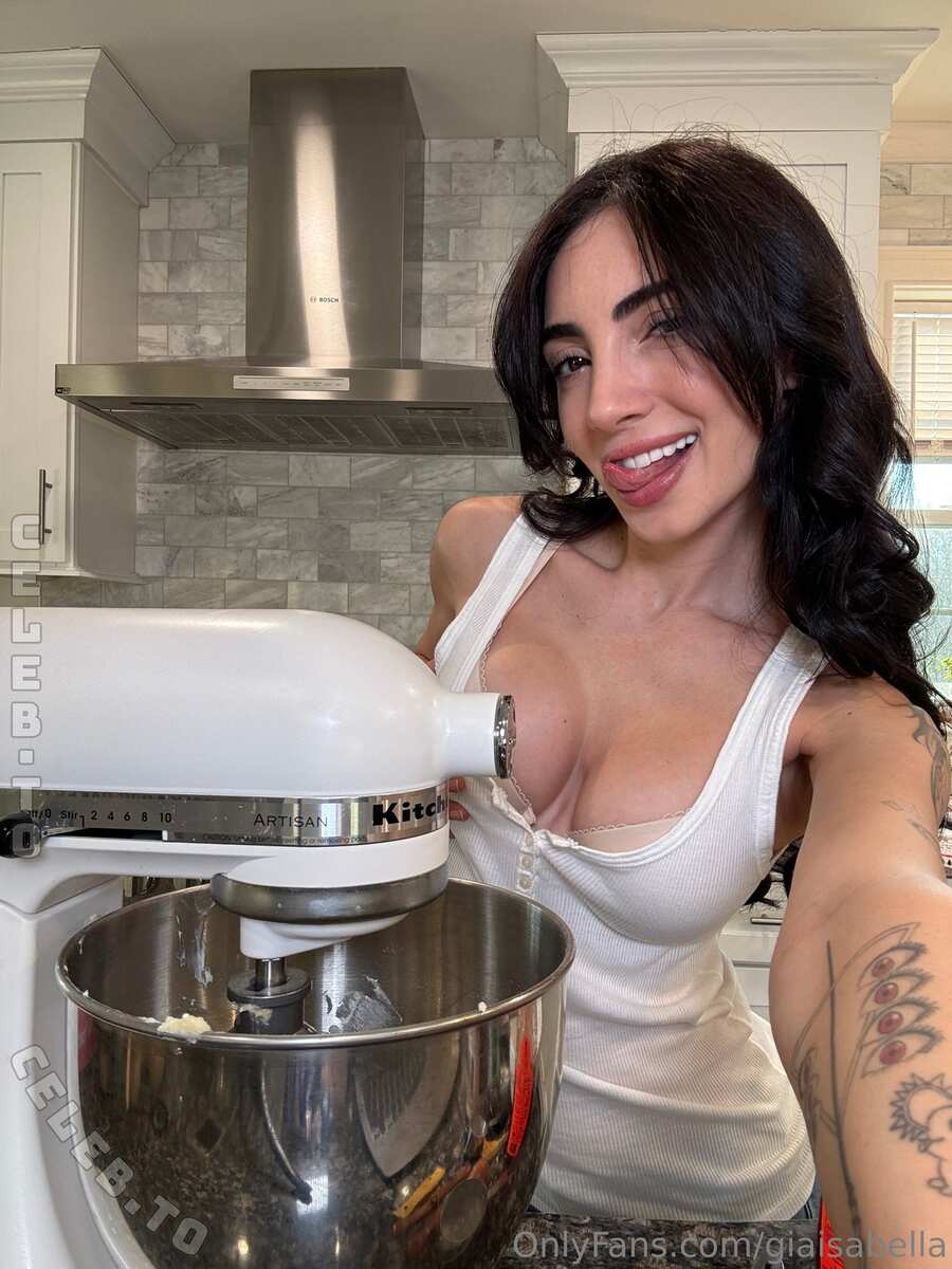 Gia Isabella nude photo 3