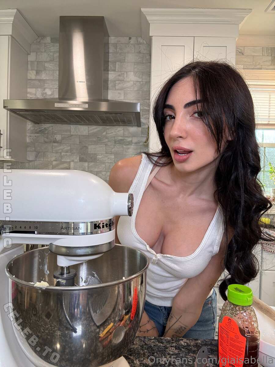Gia Isabella nude photo 6