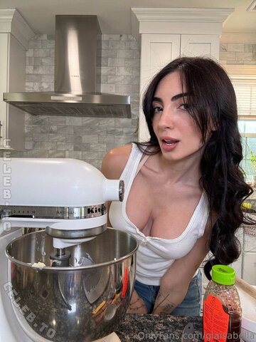 Gia Isabella nude photo 10