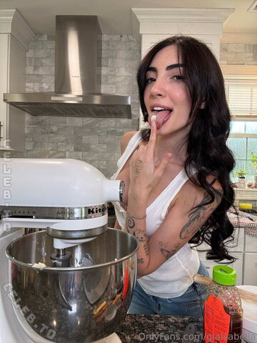 Gia Isabella nude photo 9