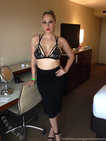 Gianna Michaels nude photo 34