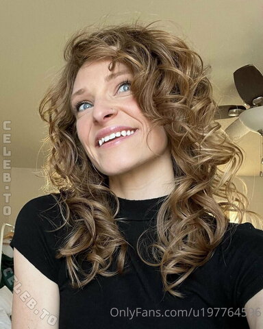 GiaWhite photo 3