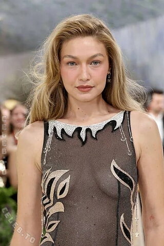 Gigi Hadid nude