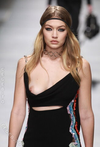 Gigi Hadid nude photo 12