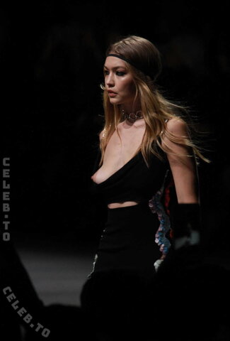Gigi Hadid nude photo 11