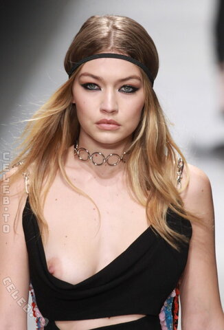 Gigi Hadid nude photo 8