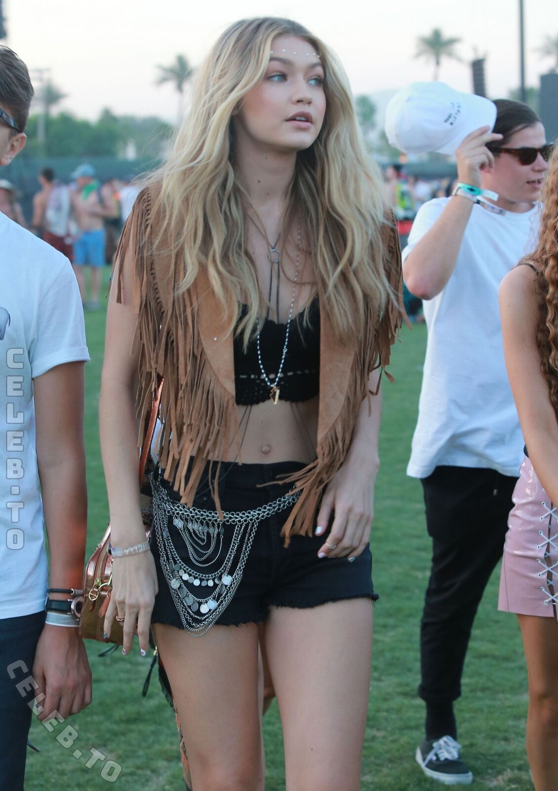 Gigi Hadid nude photo 11
