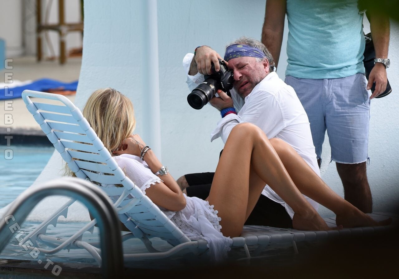 Gigi Hadid nude photo 11