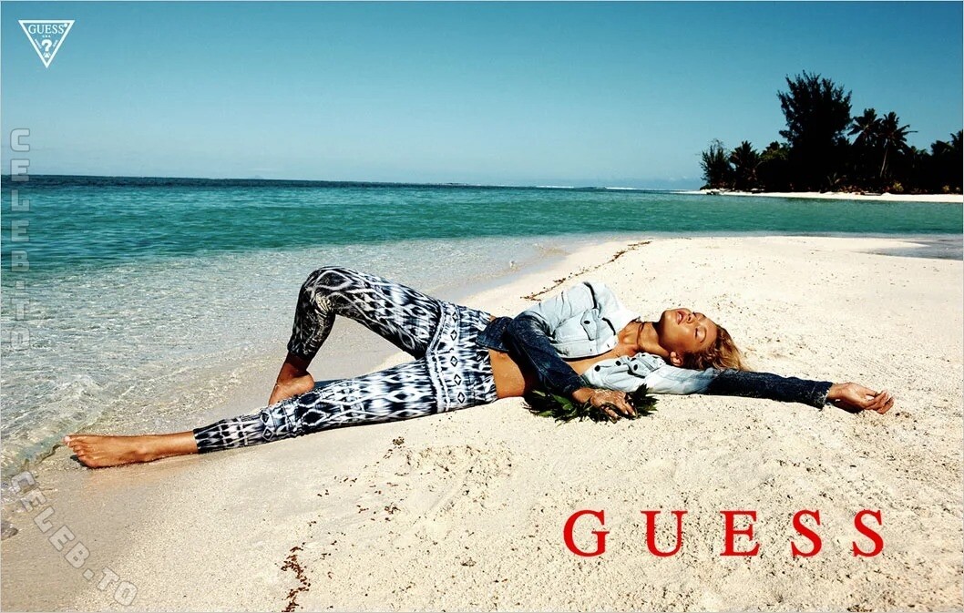 Gigi Hadid nude photo 8