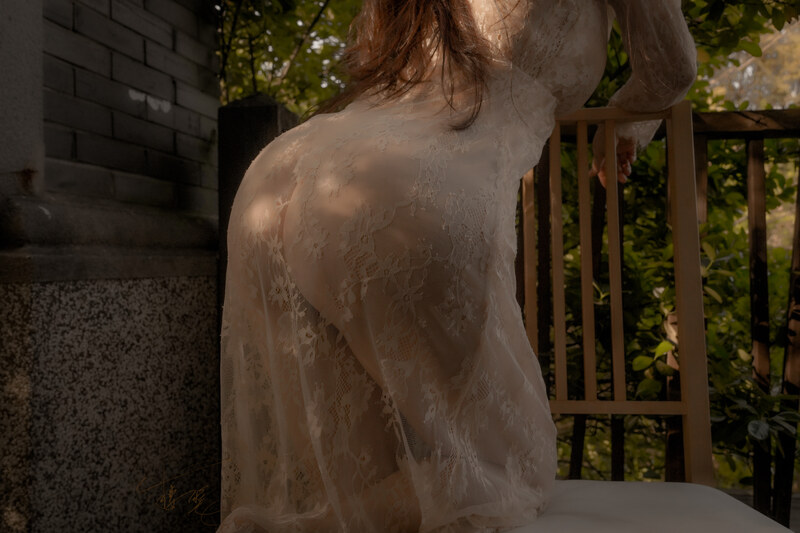 GiGi nude photo 9