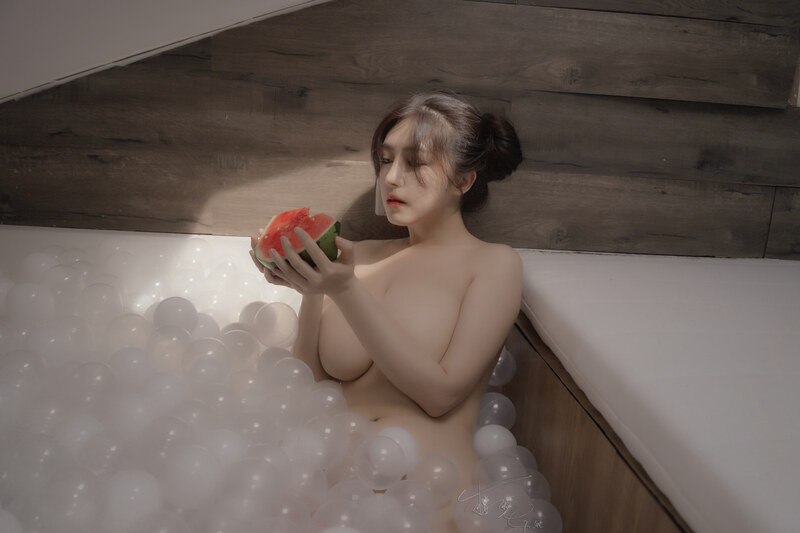 GiGi nude photo 1