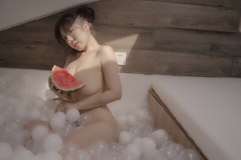 GiGi nude photo 38