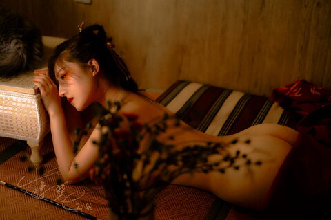 GiGi nude photo 413