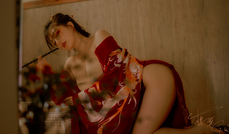 GiGi nude photo 14