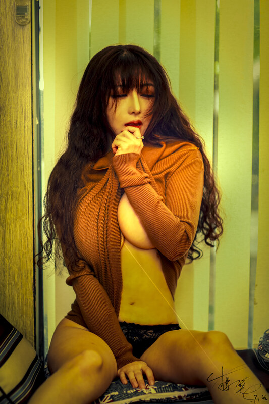 GiGi nude photo 12