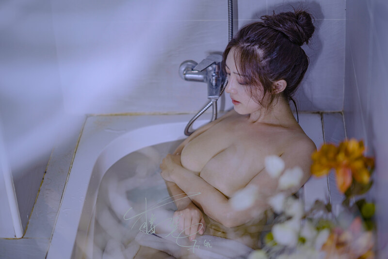 GiGi nude photo 8