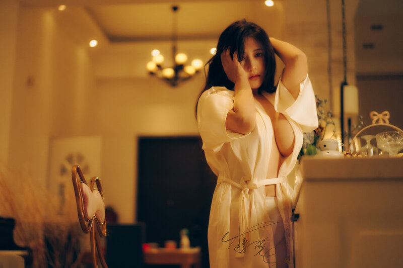 GiGi nude photo 14