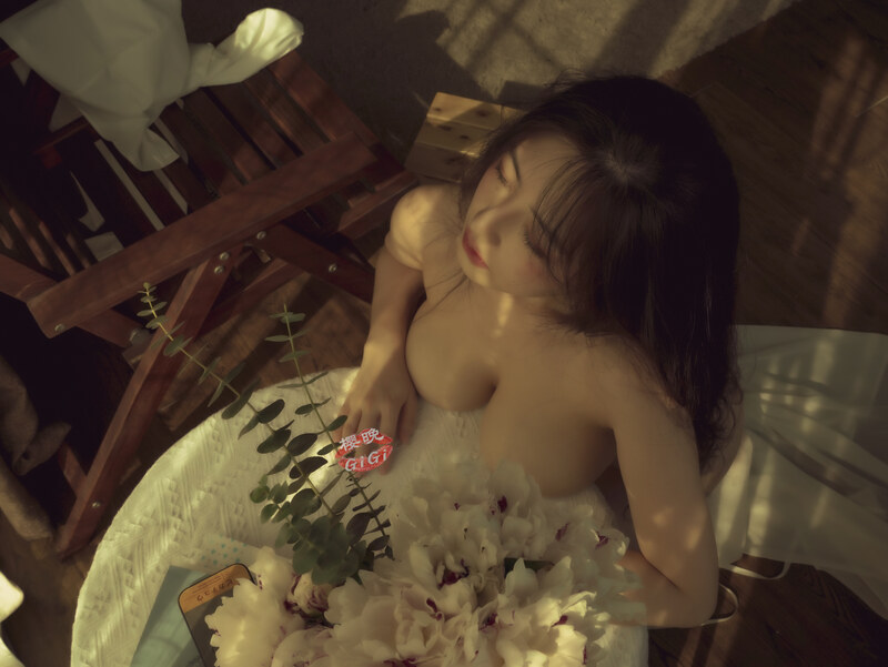 GiGi nude photo 10