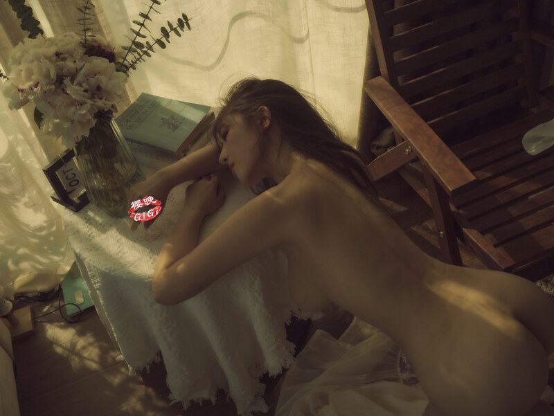 GiGi nude photo 12