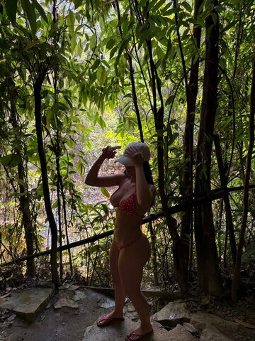 Gih Oliveira nude photo 2