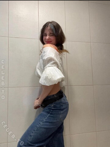 Gil Liany nude photo 4