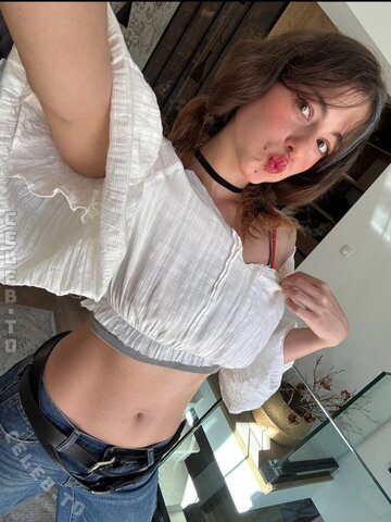 Gil Liany nude photo 5