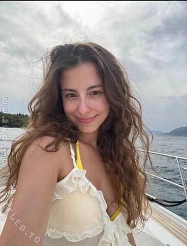 Gil Liany nude photo 6