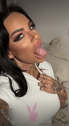 Gina-Lisa Lohfink nude photo 2