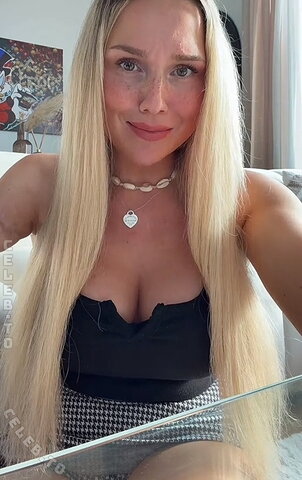 Gina Rühl New (2 photos)