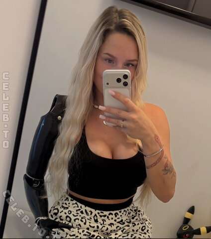 Gina Rühl New (2 photos)