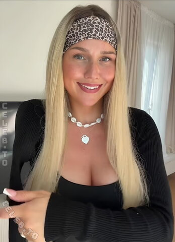 Gina Rühl nude photo 2