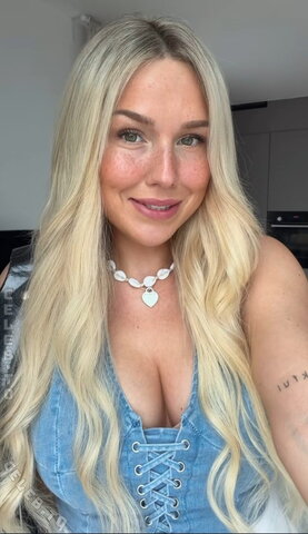 Gina Rühl Hot (3 photos)