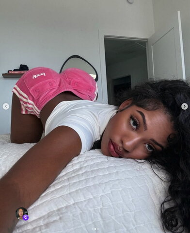 Gina Wap nude photo 7