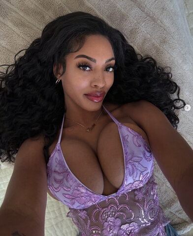 Gina Wap nude photo 5