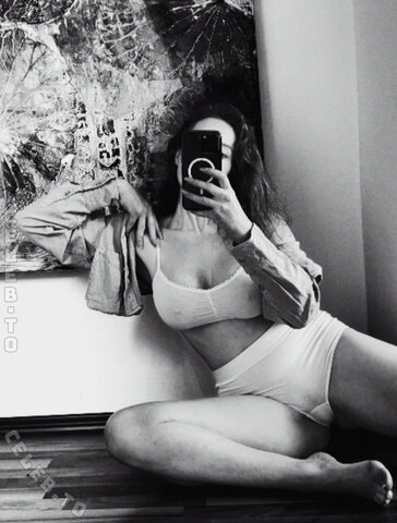 Ginger Mia photo 5