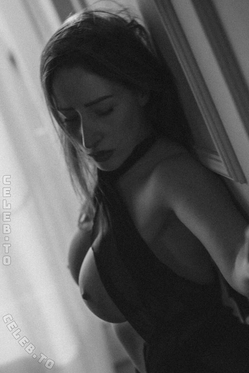 Ginger Mia nude photo 3