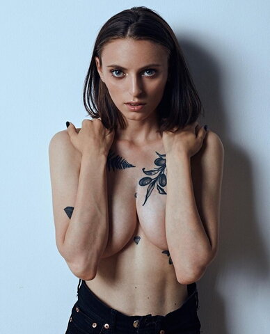 Girlvinishko nude photo 14