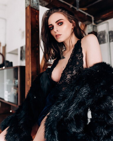 Girlvinishko nude photo 9