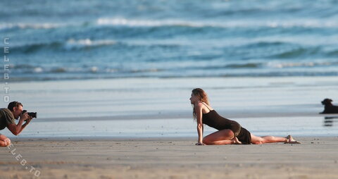 Gisele Bundchen nude photo 8
